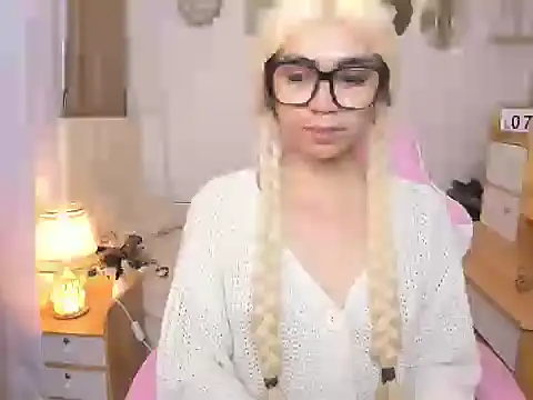 Snapshot of joyfulmartinaa chatting on November 2025 11:15:01 AM joyfulmartinaa online show from November 2025 11:15:01 AM