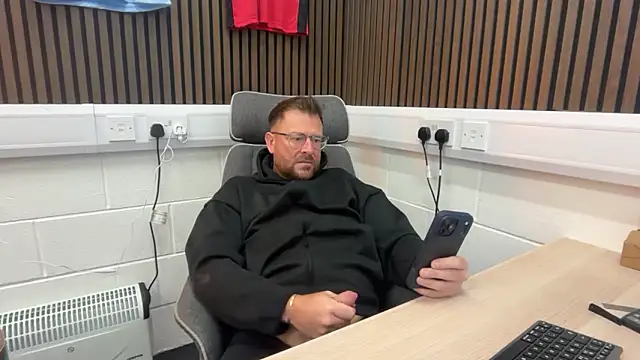 bilf1978 online show from February 2026 07:52:02 AM