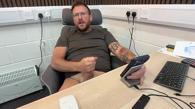 bilf1978 online show from April 2026 08:40:02 AM