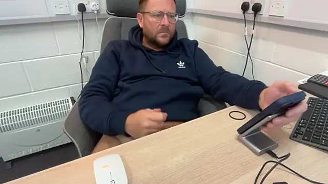 bilf1978 online show from April 2026 08:10:01 AM