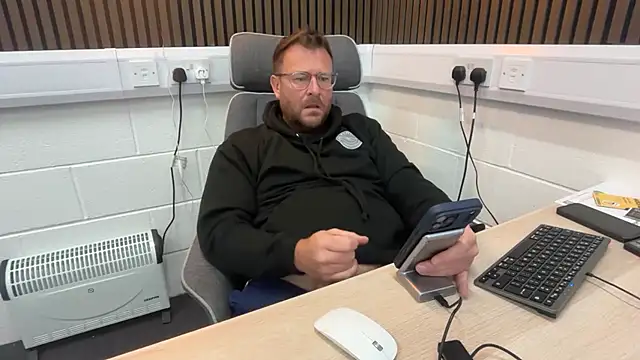 bilf1978 online show from April 2026 10:00:02 AM