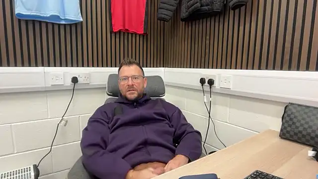 bilf1978 online show from February 2026 07:41:01 AM