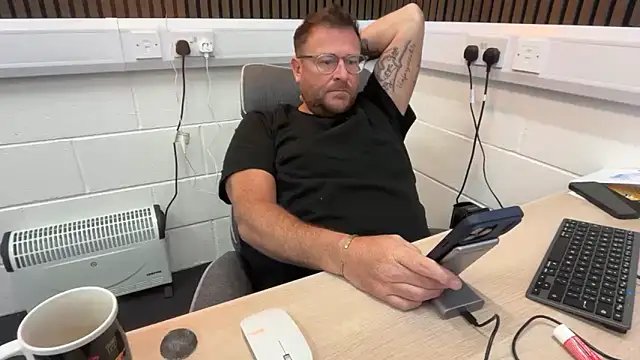 bilf1978 online show from April 2026 08:53:01 AM