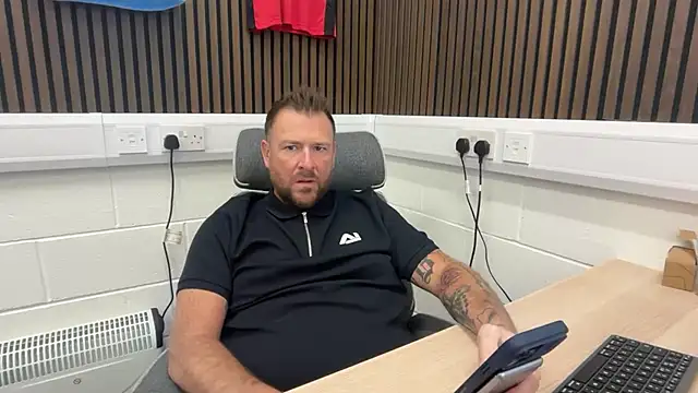 bilf1978 online show from February 2026 07:41:02 AM