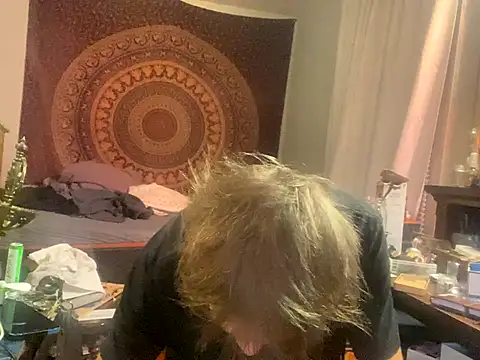 XanderOzzz online show from November 2025 10:47:01 PM