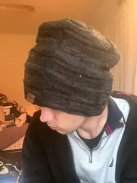 XanderOzzz online show from December 2025 05:39:02 PM