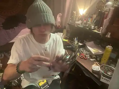 XanderOzzz online show from October 2025 08:16:02 AM