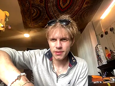 XanderOzzz online show from October 2025 09:03:02 PM