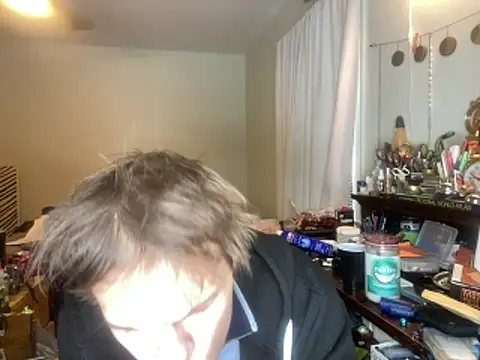 XanderOzzz online show from December 2025 05:56:02 PM