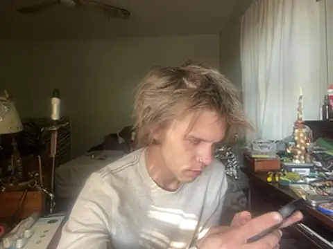 XanderOzzz online show from April 2026 08:04:02 PM
