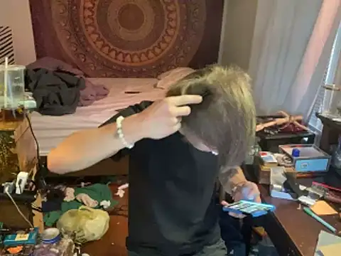 XanderOzzz online show from November 2025 02:10:01 PM