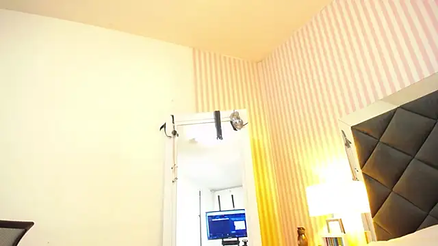 ViictoriaJones  online show from December 2025 12:17:02 PM