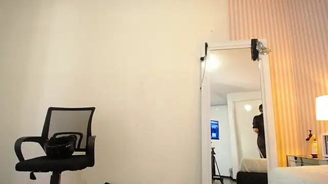 ViictoriaJones  online show from November 2025 03:05:02 PM