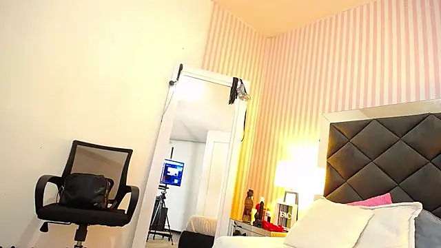 ViictoriaJones  online show from November 2025 01:22:01 PM