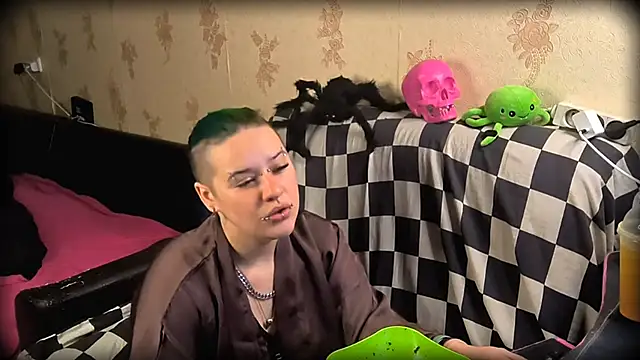 NeonNectar  online show from November 2025 05:03:02 PM