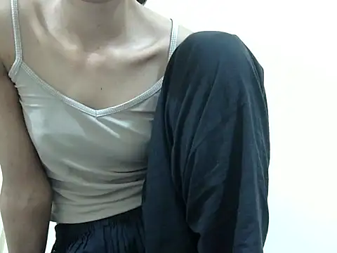 Snapshot of smallcuute chatting on November 2025 12:30:01 PM smallcuute online show from November 2025 12:30:01 PM