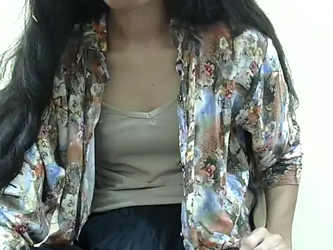 Snapshot of smallcuute chatting on November 2025 12:32:01 AM smallcuute online show from November 2025 12:32:01 AM