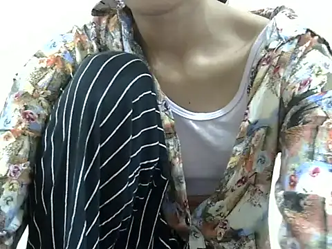 Snapshot of smallcuute chatting on November 2025 08:31:01 PM smallcuute online show from November 2025 08:31:01 PM