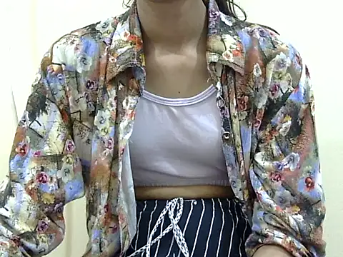 Snapshot of smallcuute chatting on November 2025 08:36:02 AM smallcuute online show from November 2025 08:36:02 AM