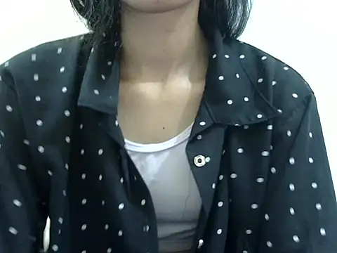 Snapshot of smallcuute chatting on November 2025 01:17:01 AM smallcuute online show from November 2025 01:17:01 AM