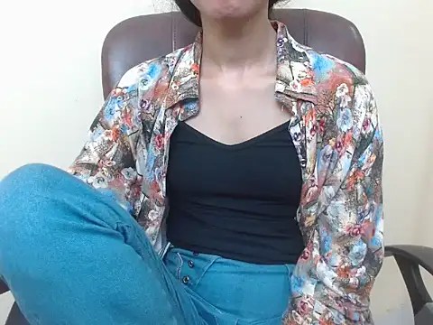 Snapshot of smallcuute chatting on September 2025 09:32:01 AM smallcuute online show from September 2025 09:32:01 AM