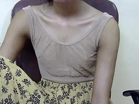 Snapshot of smallcuute chatting on October 2025 06:29:01 PM smallcuute online show from October 2025 06:29:01 PM