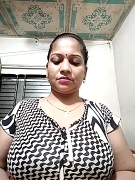 Snapshot of Payel_50 chatting on July 2026 05:35:01 PM Payel 50 online show from July 2026 05:35:01 PM