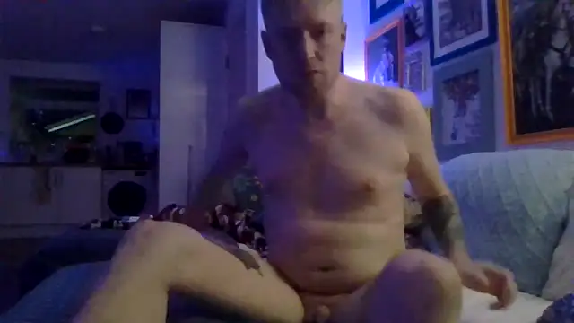Snapshot of GibgerDave chatting on October 2025 07:04:02 PM GibgerDave online show from October 2025 07:04:02 PM