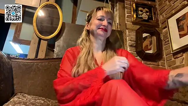 Lapussia online show from November 2025 08:23:02 PM