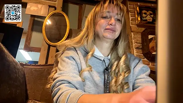 Lapussia online show from November 2025 01:55:02 PM