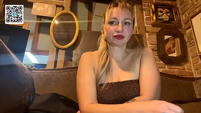 Lapussia online show from November 2025 08:12:01 PM