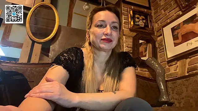 Lapussia online show from December 2025 08:10:02 PM