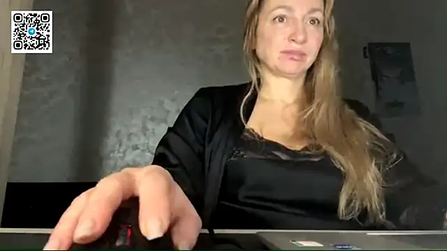 Lapussia online show from December 2025 07:41:01 PM