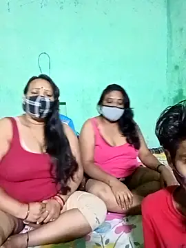 LoveOnStream online show from November 2025 04:00:01 PM