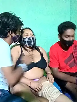 LoveOnStream online show from November 2025 06:34:01 PM