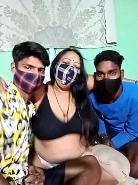 LoveOnStream online show from November 2025 07:19:01 AM