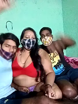 LoveOnStream online show from October 2025 12:15:02 PM