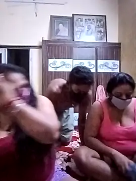 LoveOnStream online show from February 2026 12:04:01 PM