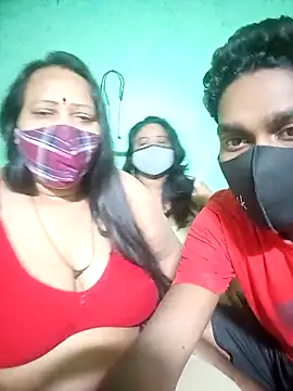 LoveOnStream online show from November 2025 06:45:01 PM