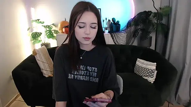 Snapshot of BlackEyesGirl chatting on October 2025 06:34:01 AM BlackEyesGirl online show from October 2025 06:34:01 AM