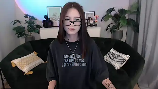 Snapshot of BlackEyesGirl chatting on October 2025 06:26:02 AM BlackEyesGirl online show from October 2025 06:26:02 AM