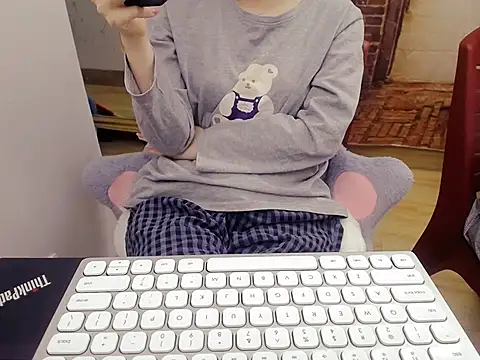 Lamoon 2k online show from October 2025 03:27:01 AM