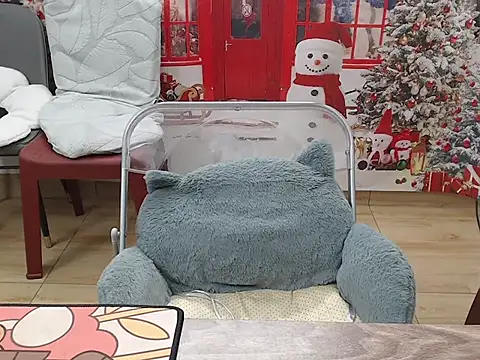 Lamoon 2k online show from December 2025 04:00:01 AM