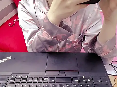 Lamoon 2k online show from November 2025 06:39:02 AM