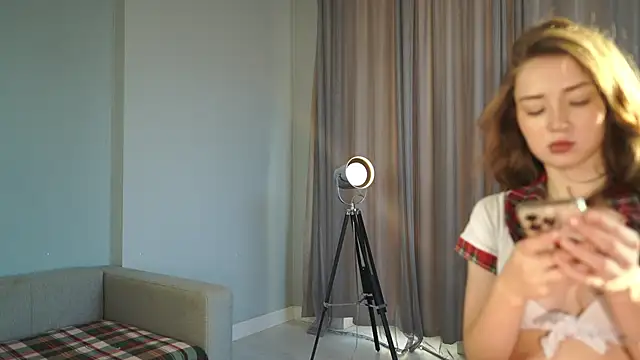 Snapshot of DeeannaBoera chatting on November 2025 04:16:02 AM DeeannaBoera online show from November 2025 04:16:02 AM