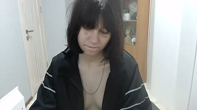 TinaQuiin online show from October 2025 08:24:02 AM