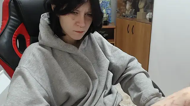 TinaQuiin online show from September 2025 08:10:02 AM