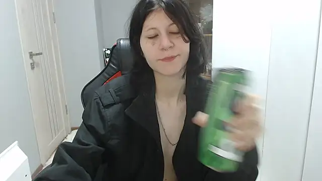 TinaQuiin online show from October 2025 08:08:01 AM