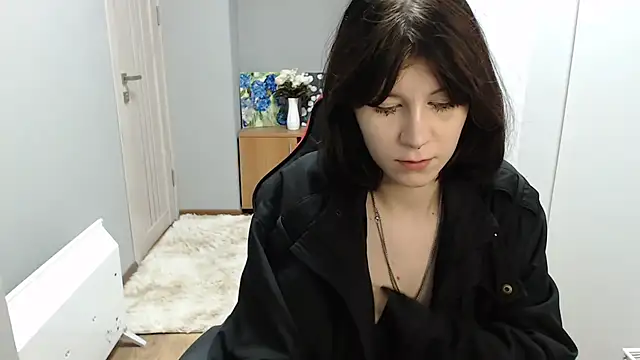 TinaQuiin online show from November 2025 08:50:01 AM