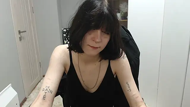 TinaQuiin online show from October 2025 08:04:02 AM